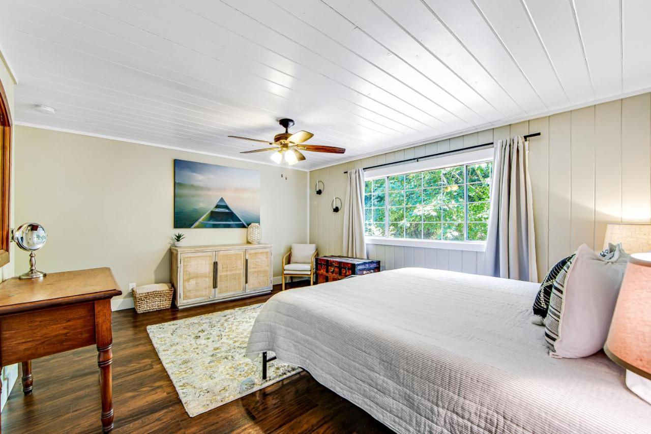Orchard Near The River Escape Forestville 외부 사진