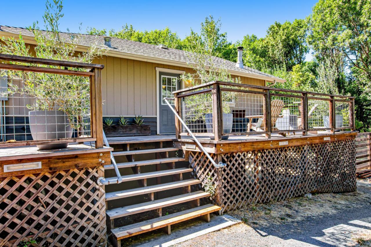 Orchard Near The River Escape Forestville 외부 사진